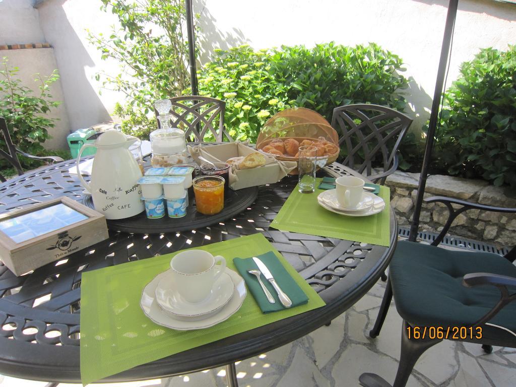 Bed and Breakfast La Frandomiere Saint-Martin-de-Londres Номер фото