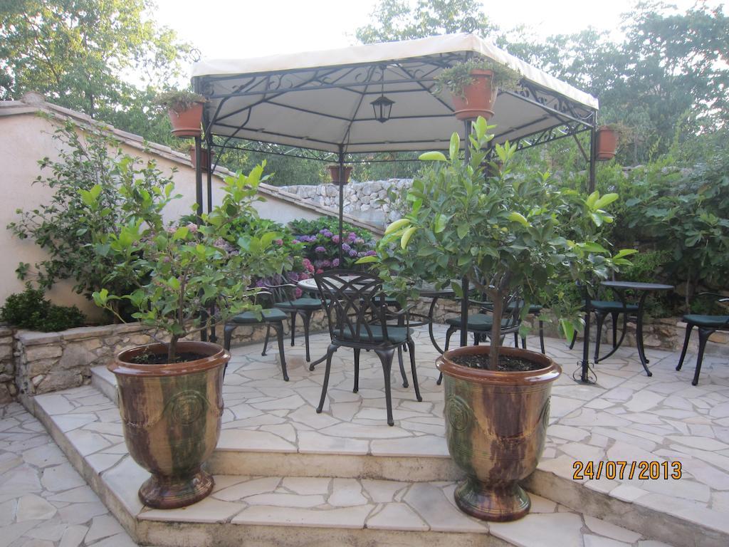 Bed and Breakfast La Frandomiere Saint-Martin-de-Londres Экстерьер фото